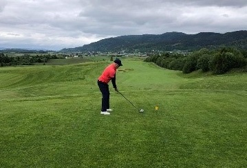 Veterangolf i stiv kuling